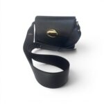 Sac Clotilde Noire Bandoulière noire fermoir charmeuse